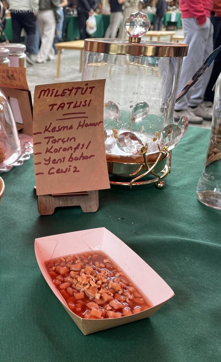 Mileytüt Tatlısı  — Çiğdem Okyay